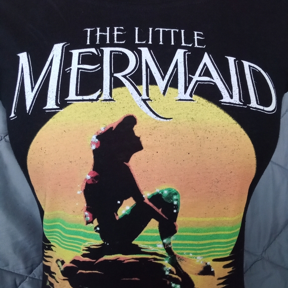 Disney The Little Mermaid Ariel Sunset Black Graphic Print T-Shirt Cap Sleeve - Picture 4 of 10